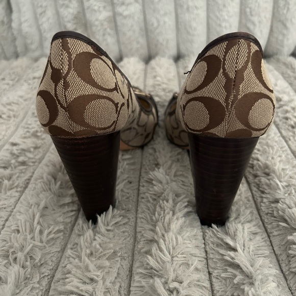 Coach Tan and Brown Women's Heels - Picture 4 of 7
